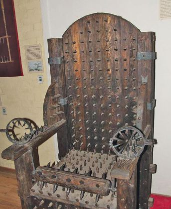 متحف «بوابة الجحيم» يوثّق التعذيب عبر التاريخ