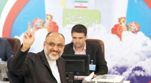 خزعلي: محافظو إيران وإصلاحيوها شوهوا هويتها