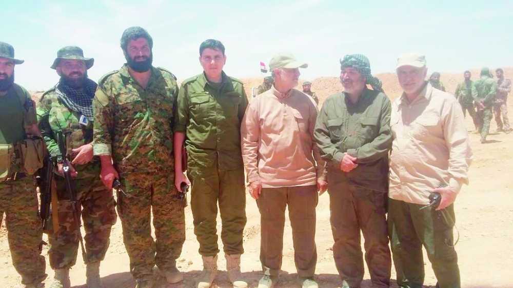 سليماني يتبع إستراتيجية «داعش».. ربط سورية بالعراق