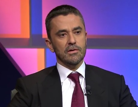 عمر غباش لـ «سي إن إن»: لا تراجع عن مطلب إغلاق قناة الجزيرة