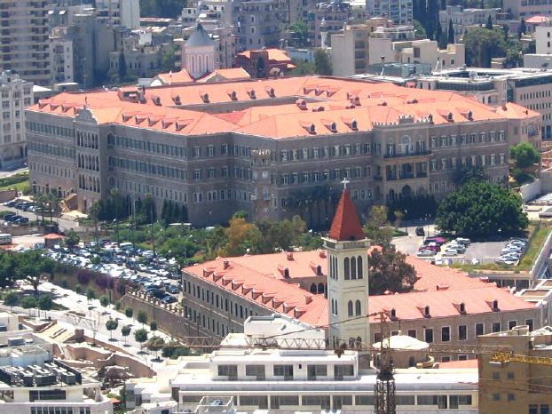حكومة لبنان تتجنب خلاف «التواصل» مع دمشق