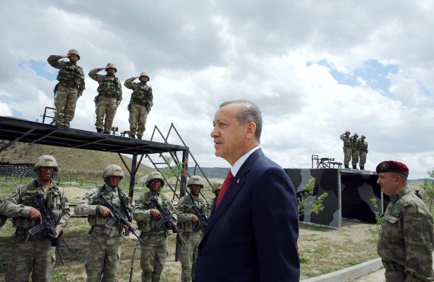 أردوغان يستبعد الطوارىء والمعارضة تخشى ترسيخ «إهانة الجيش»