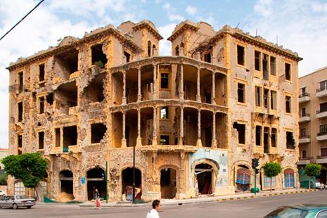 «بيت بيروت».. وشبح الحرب الأهلية