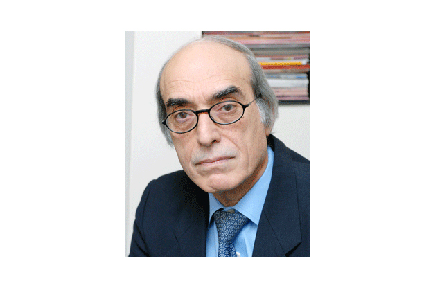 تُطفأ {الأنوار} ويبقى وهجها  