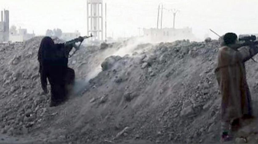 «داعشيات» في مهمة تجنيد