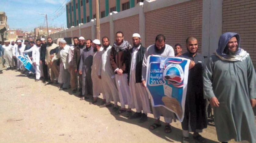 ناجون من «مذبحة المصلين» في سيناء يصوتون أملاً في التخلص من «داعش»