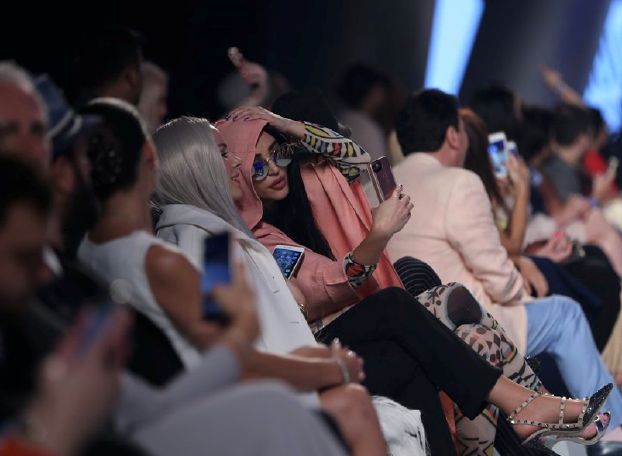 «أسبوع الموضة العربي» في الرياض بتوقيع دور أزياء عالمية وسعودية