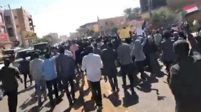 «الأزمات الدولية» تطرح 3 سيناريوهات لحقن الدماء في السودان 
