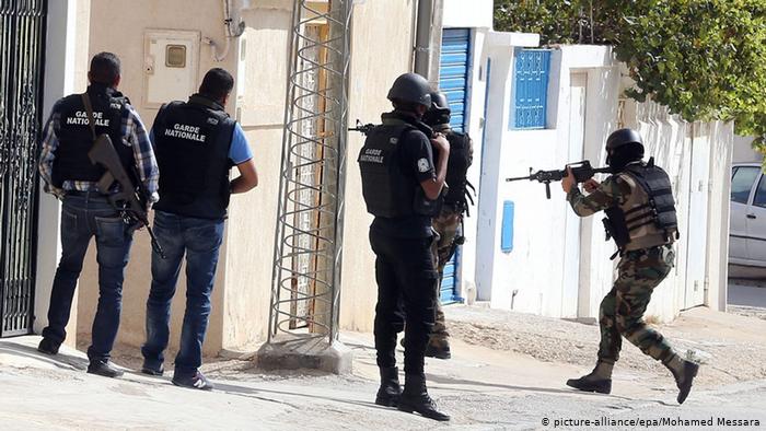  تونس تعلن قتل 3 {إرهابيين خطيرين}