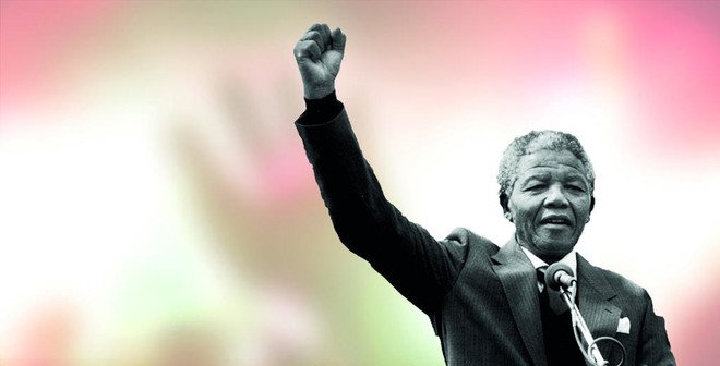 نيلسون مانديلا .. لم يستسلم للتاريخ فصنع المستقبل 