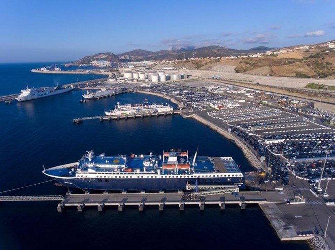طنجة المغربي يتحول إلى أكبر ميناء في البحر المتوسط