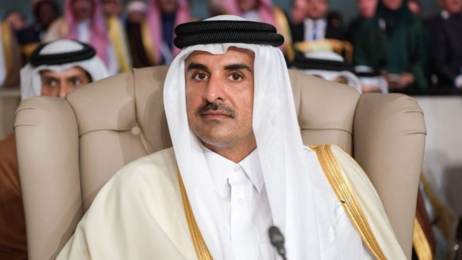 أمير قطر الشيخ تميم بن حمد آل ثارني يبحث في بغداد غدا الخميس 15 يونيو تطوير العلاقات الاستثمارية والتعاون لتفكيك أزمات المنطقة (تويتر)