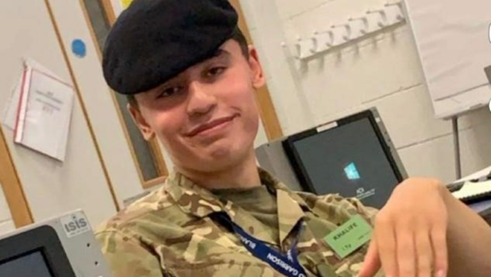 الجندي الإرهابي دانييل خليفة في الزي العسكري