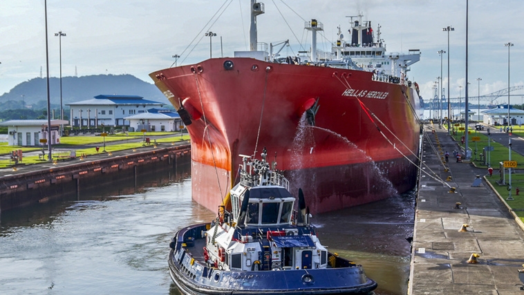 ستة بالمئة من الشحن العالمي يمر عبر قناة بنما