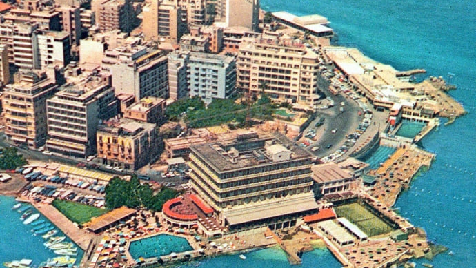 بيروت مذ وُلدت بقيت العاصمة، بل الساحة العربية الغربية المؤقتة المقصودة والمحبوبة ممرّاً، أو وطناً بديلاً