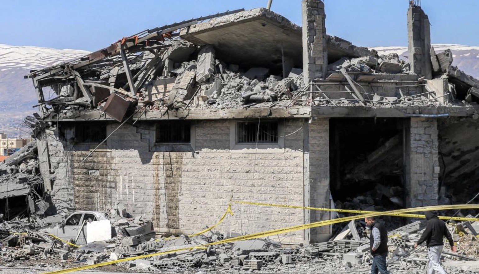 جانب من الدمار في بعلبك بعد تعرّضها للقصف