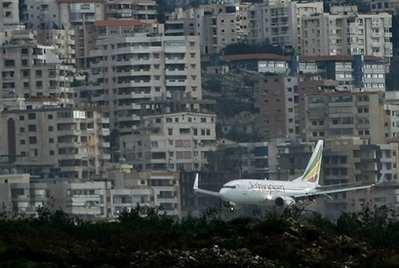 طائرة اثيوبية تهبط في مطار بيروت بعد حادثة سقوط الطائرة المنكوبة