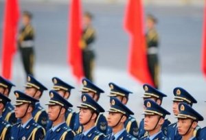 أعضاء من جيش التحرير الشعبي الصيني في بكين