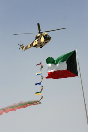 عرض عسكري في الكويت خلال إحتفالات تولي الأمير صباح الأحمد الصباح مقاليد الحكم العام الماضي. أ ف ب