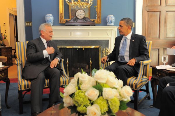 الرئيس الأميركي باراك أوباما مستفبلًا نائب الرئيس العراقي السابق طارق الهاشمي 