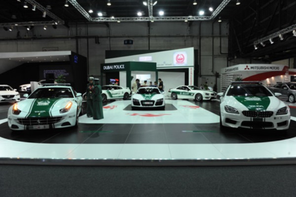 عرض سيارات لأمن دبي السياحي في المعرض الدولي للسيارات