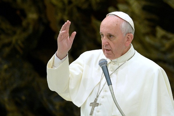 البابا فرنسيس يسير على خطى القديس الأسيزي