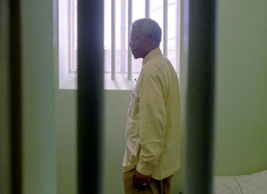 نيلسون مانديلا في زنزانته بجزيرة روبن- 11 فبراير 1994