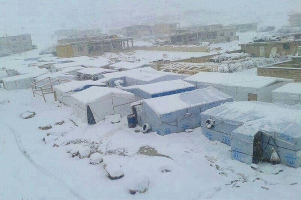 خيم اللاجئين السوريين في عرسال خلال العاصفة