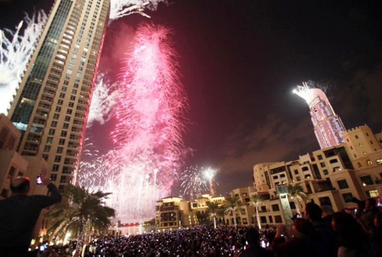 دبي قدمت أضخم حفل في العالم لاستقبال العام الميلادي 2014 