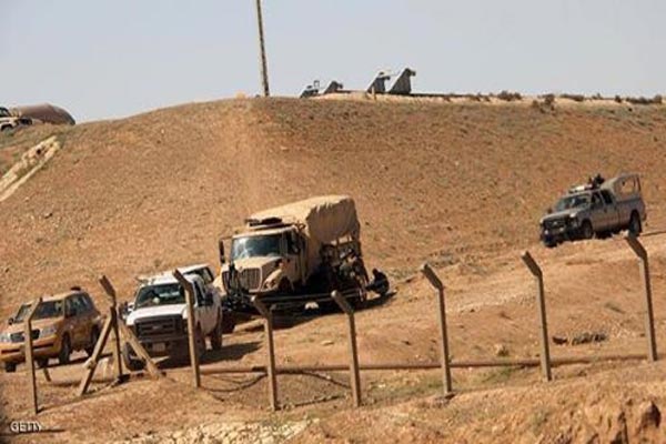 عجلات عسكرية عراقية تركها جنودها إثر الاشتباكات مع عشائر الأنبار