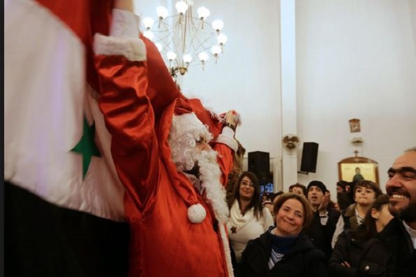 سوريون يحتفلون بأعياد الميلاد