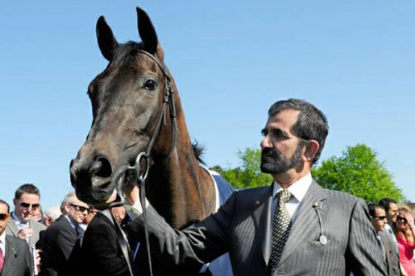 الشيخ محمد بن راشد يؤكد احترامه لتقاليد عالم سباق الخيول