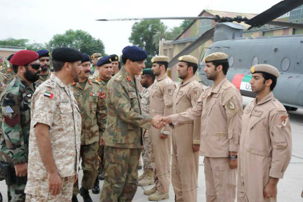 رئيس اركان القوات المسلحة الباكستانية يزور قوة الإغاثة والإنقاذ الإماراتية في باكستان
