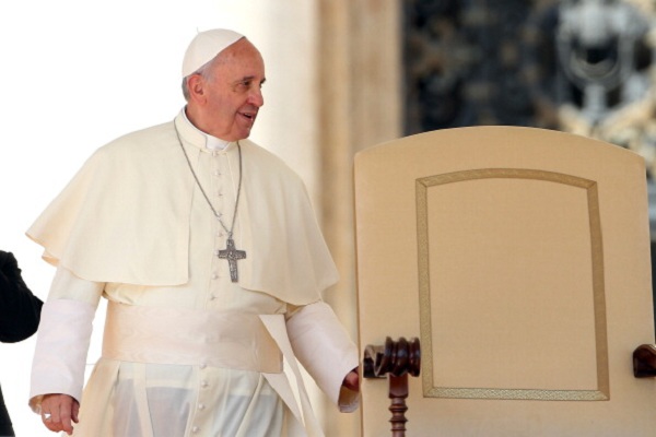 البابا فرنسيس يحذر من انهيار الكنيسة