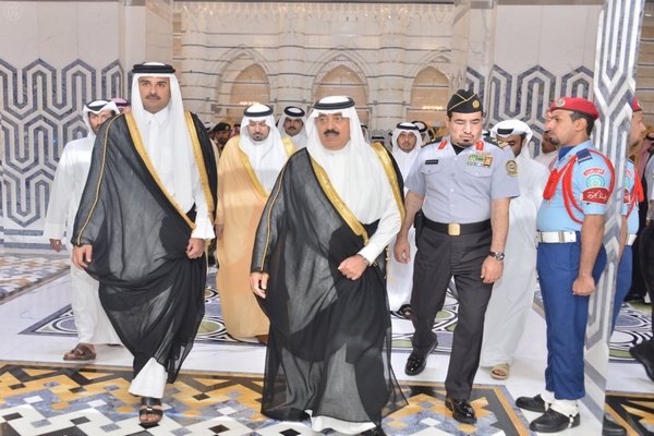 وزير الحرس الوطني السعودي يستقبل أمير قطر