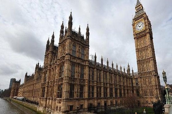 البرلمان البريطاني يعج بالفئران