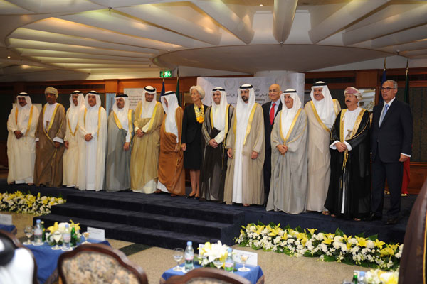 مشاركون في الاجتماع المشترك بين لجنة التعاون المالي والاقتصادي على مستوى وزراء المال والاقتصاد الخليجيين ولجنة محافظي مؤسسات النقد والبنوك المركزية الخليجية