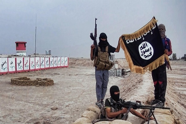 داعش يجند الصغار والكبار