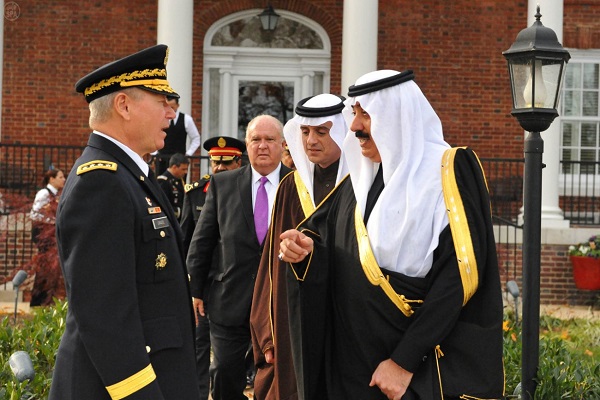 وزير الحرس الوطني السعودي لدى زيارة قيادة الحرس الوطني الأميركي