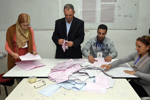 عمليات الفرز في انتخابات تونس 