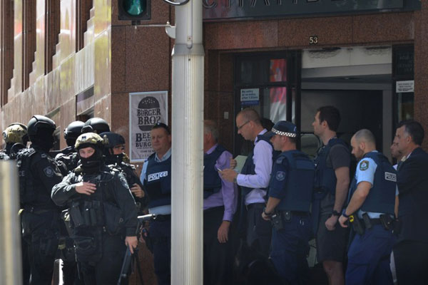  الشرطة الأسترالية تضرب طوقًا أمنيًا في المنطقة التي يقع فيها المقهى