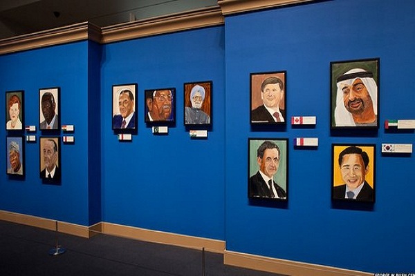 لوحات رسمها بوش لزعماء العالم