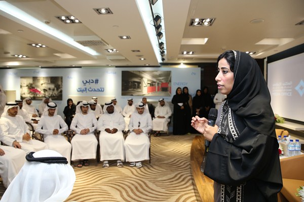 رئيس نادي دبي للصحافة منى غانم المرّي