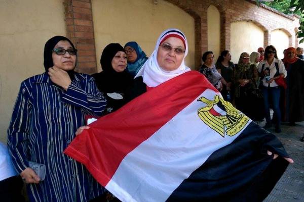 المصريون يصوتون لاختيار رئيسهم