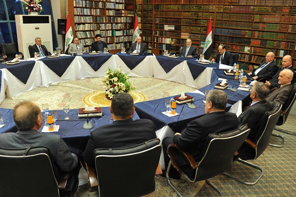 القادة العراقيون خلال اجتماعهم لبحث سيطرة المسلحين على الموصل