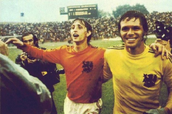 المباراة القمة بين الارجنتين وهولندا