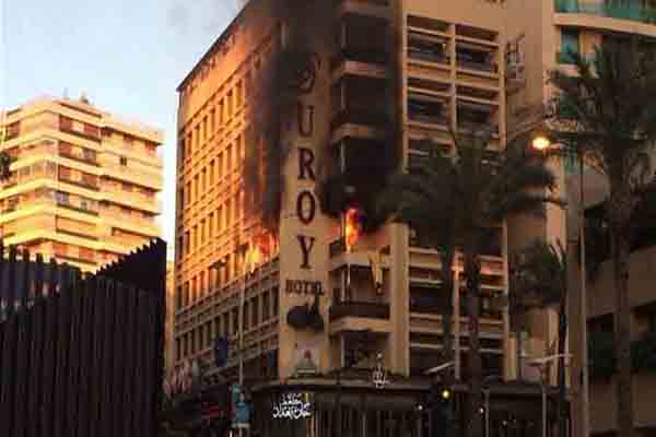 لقطة من الانفجار الذي وقع في فندق دو روي في بيروت