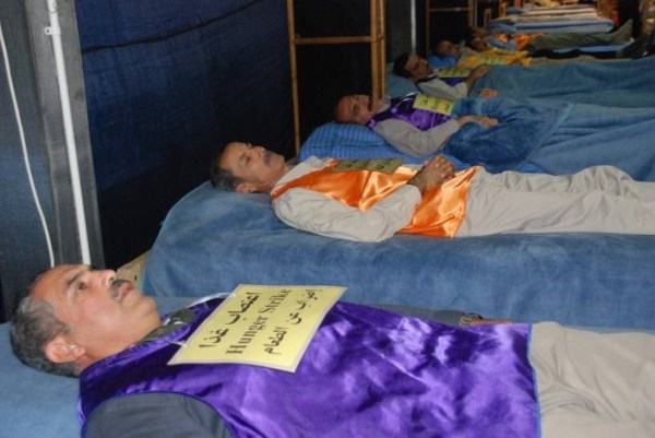 عناصر خلق في مخيم الحرية ليبرتي خلال إضرابهم عن الطعام