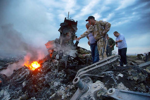 حادثة الطائرة الماليزية دفعت شركات الطيران إلى اعادة النظر بتحليقها فوق أوكرانيا