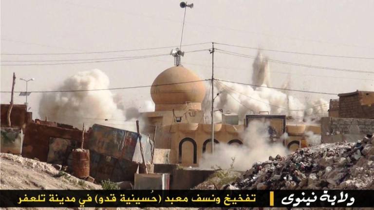 داعش يدمر مسجد حسينية قدو في مدينة تلعفر